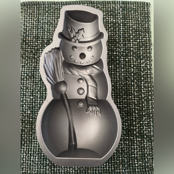Nordic Ware Other - Nordic Ware Snowman Pan - 5 cups